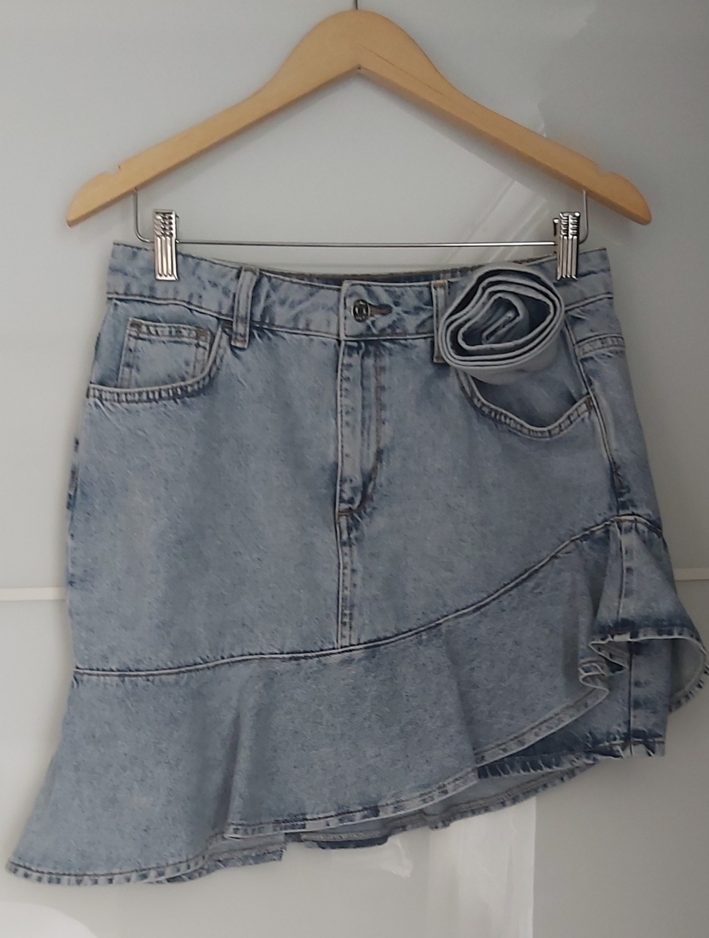 Liu Jo Light Blue Denim Mini Skirt with Ruffle